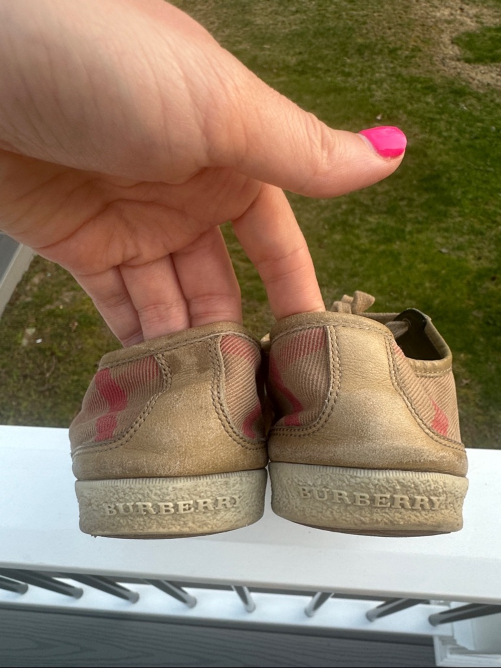 Burberry Vintage House Check Pattern Sneakers - Picture 16 of 16